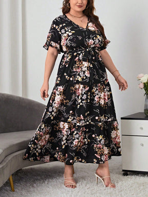 Vestido Plus Size com Estampa Floral e Cinto