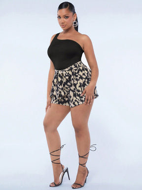 Conjunto Plus Size Top com Ombro Exposto + Shorts de Cintura Alta com Estampa de Leopardo