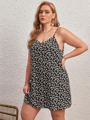 Vestido Plus Size Francês com Estampa Floral e Alças Finas - Primavera/Verão